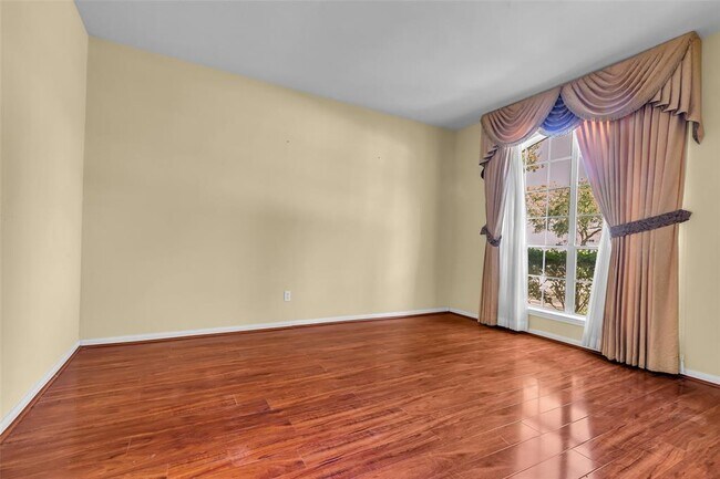 Building Photo - 16343 Mellow Oaks Ln