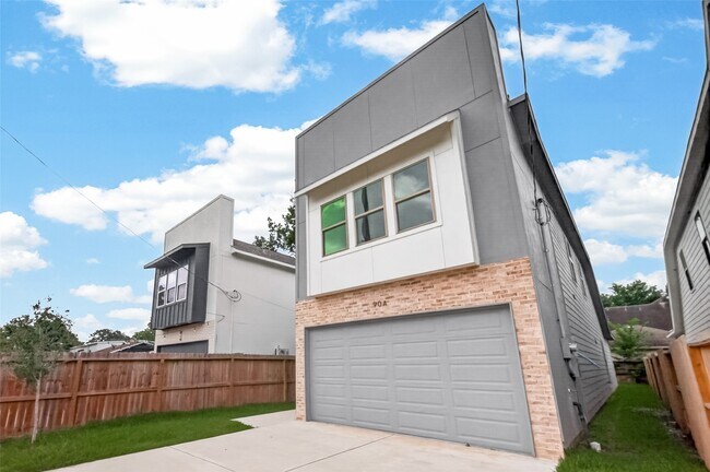 Building Photo - 90 Burress St