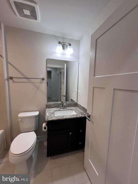 Building Photo - 42593 Burbank Terrace