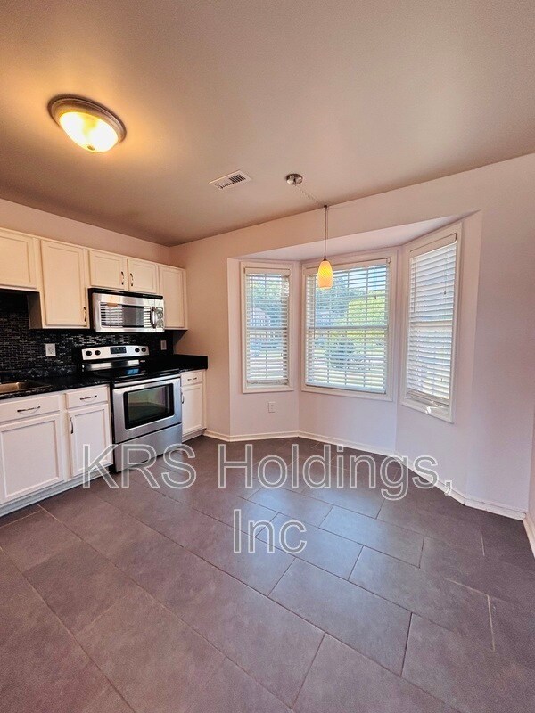 Building Photo - 5701 Piney Ridge Ct