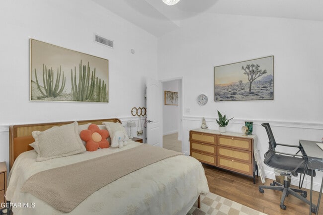 Building Photo - 2085 Paseo Del Prado Dr