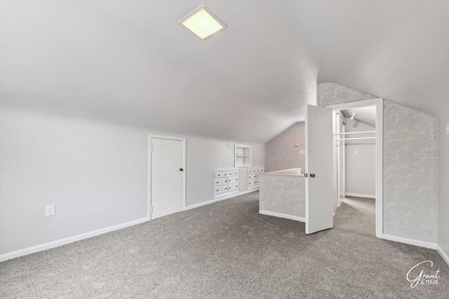 Building Photo - $1300 3 bedroom bungalow