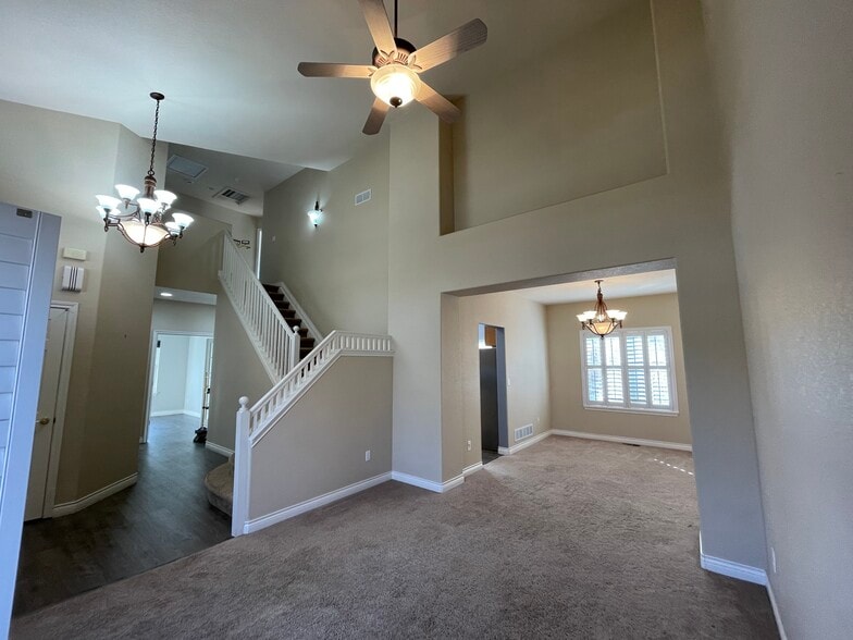 Building Photo - 7627 Halleys Dr