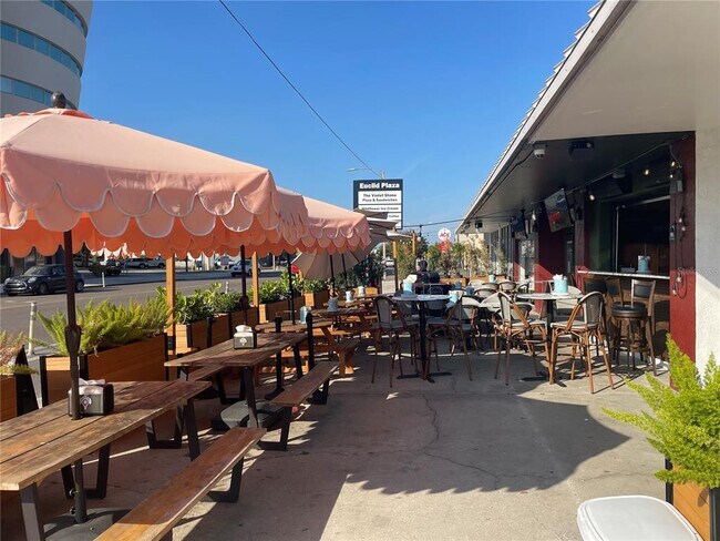 Building Photo - 811 26th Ave N