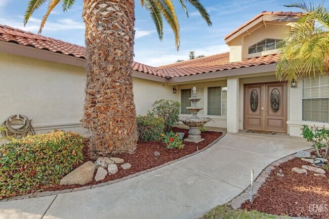 Building Photo - 14004 Las Entradas - Gorgeous NW remodeled...