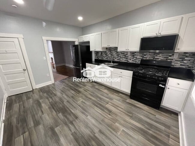 Building Photo - 2125 Cliftwood Ave