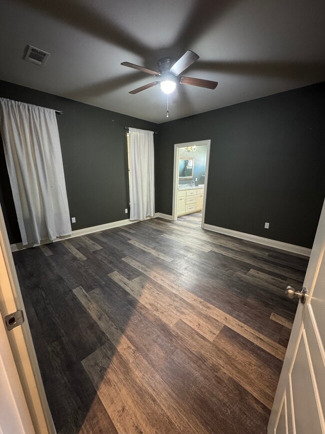 Building Photo - 32639 Cynthia Dr