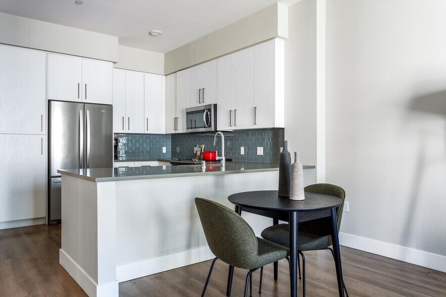 Building Photo - 441 El Camino Real