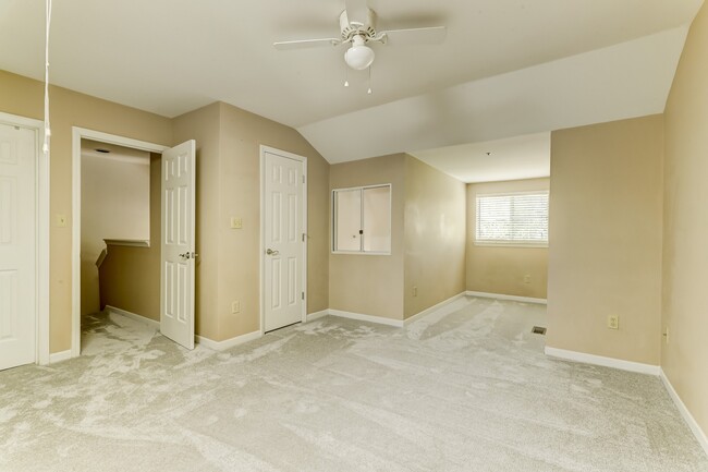 Building Photo - 501 Olmsted Park Pl