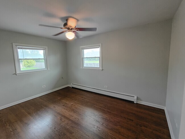 Building Photo - 5811 Rose Ave