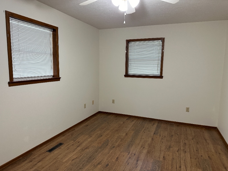 Building Photo - 1501 Carolyn Dr