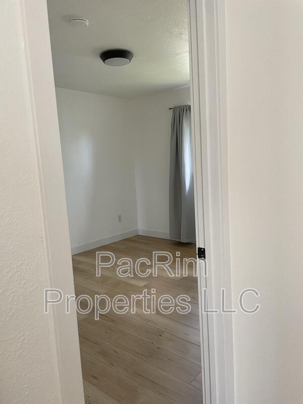 Building Photo - 9021 Lance Cir