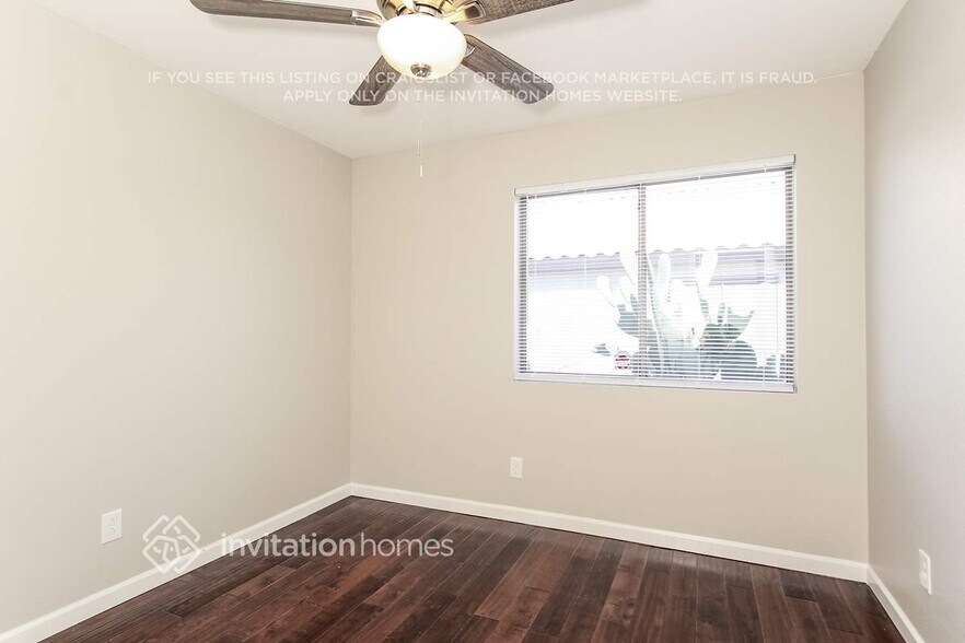 Building Photo - 15937 W Elm St