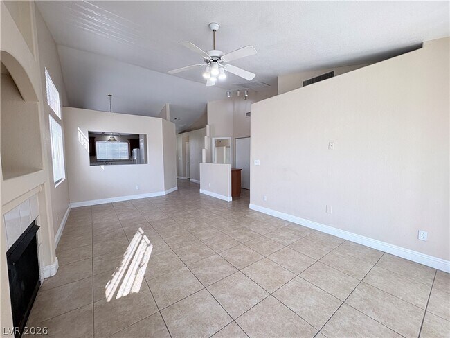 Building Photo - 1613 Crystal Chimes Dr