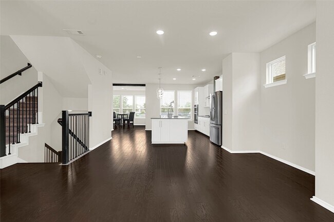 Building Photo - 1909 Monaco Memorial Ln