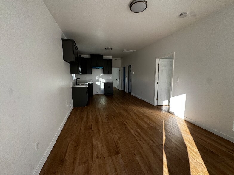 Building Photo - 1486 W 7th St