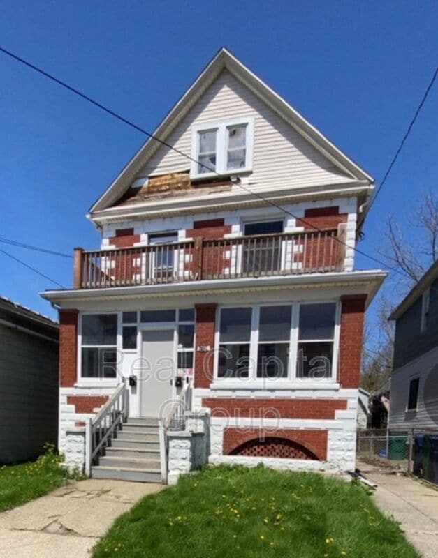 Building Photo - 102 Macamley St