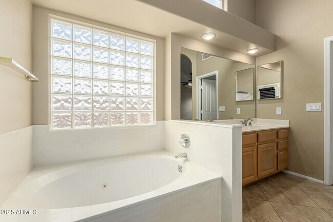 Building Photo - 7927 W Kimberly Way