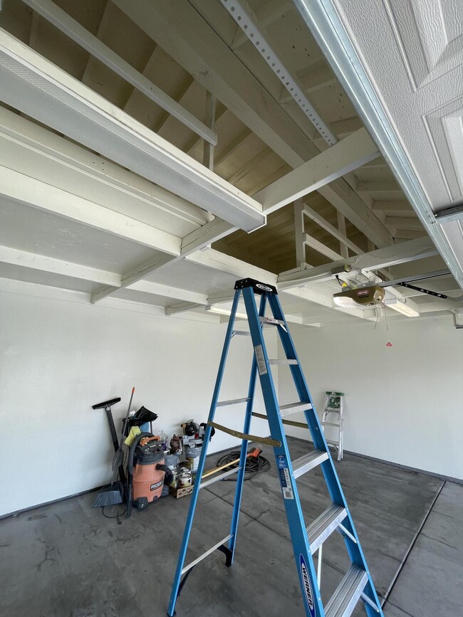 Building Photo - 74940 San Simeon Dr