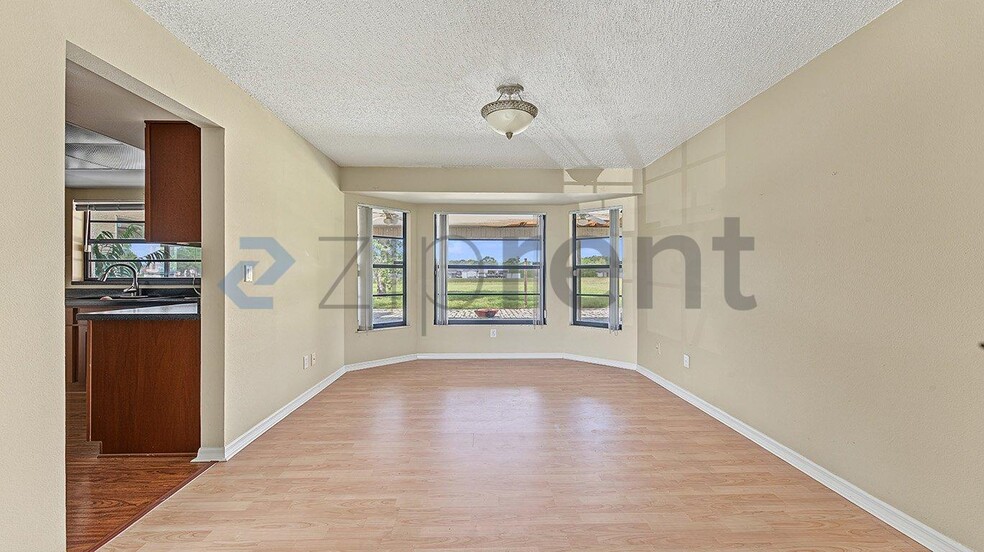 Building Photo - Unit