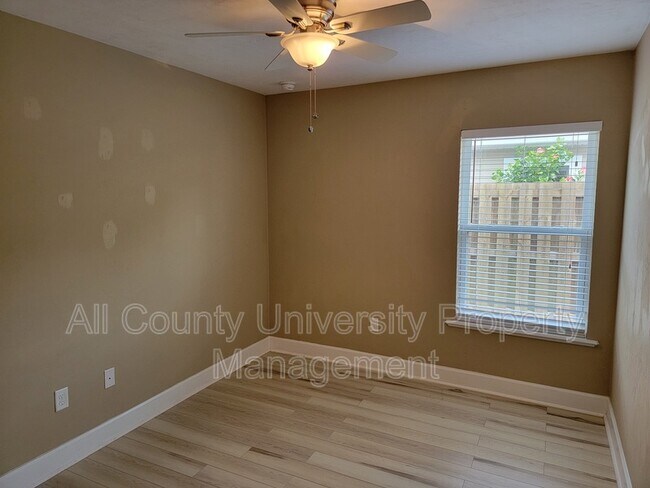 Building Photo - 470 SW 251st St
