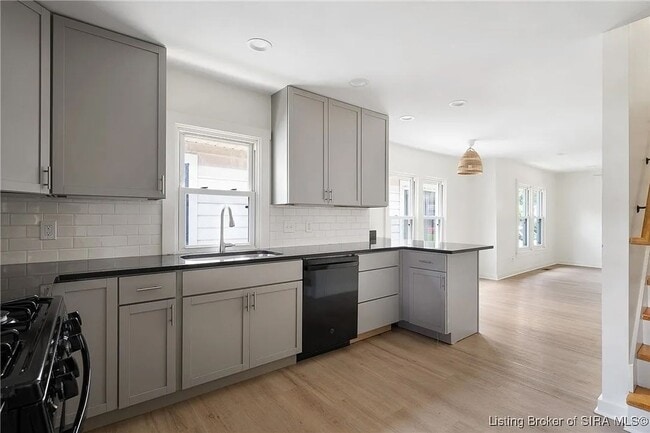 Building Photo - 226 Sloemer Ave
