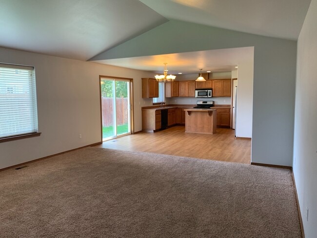 Building Photo - Spacious 4 Bed 2 Bath Home in Ellensburg
