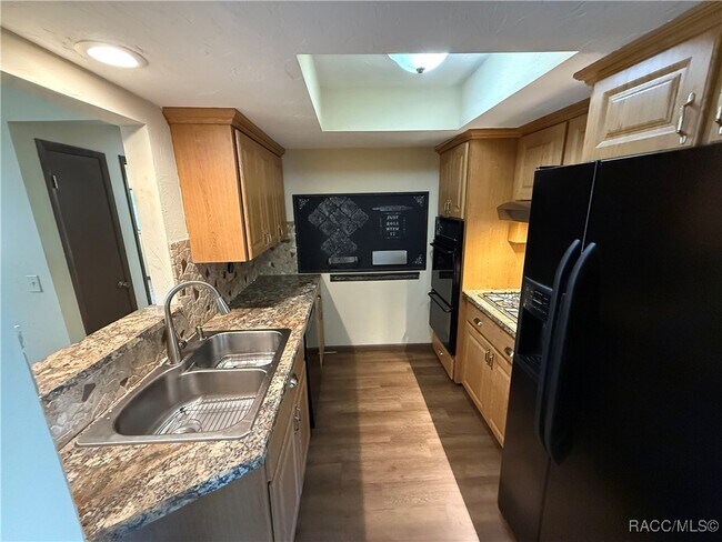 Building Photo - 3632 N Honeylocust Dr