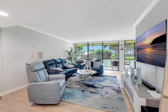 Building Photo - 899 Jeffery St