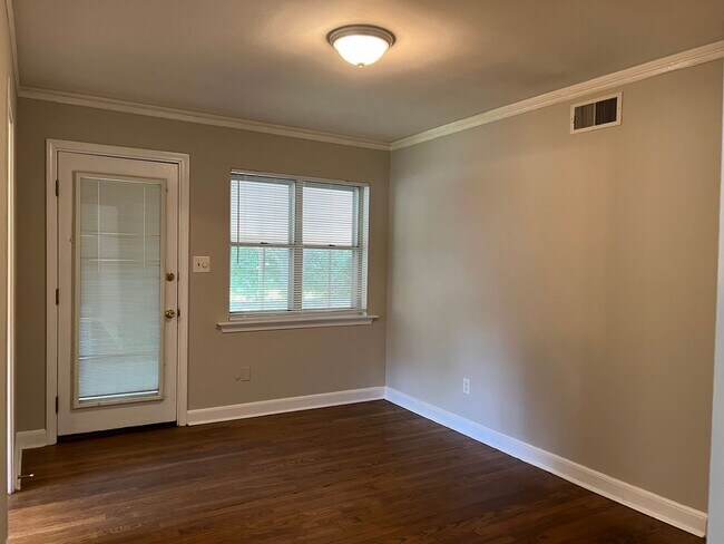 Building Photo - 3 Bedroom / 2 Bath in Dalraida