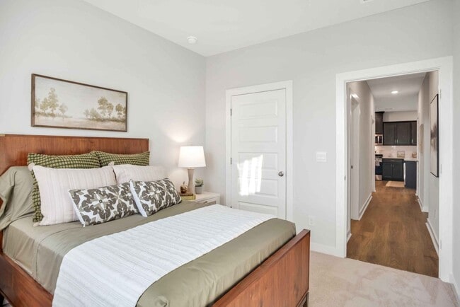 Building Photo - Stunning unit in 55+ community