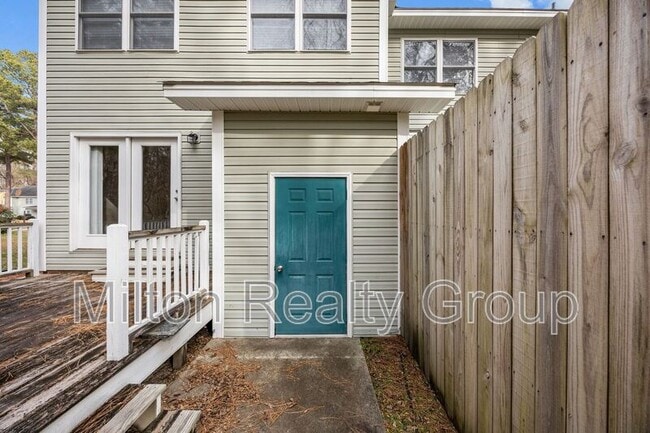 Building Photo - 107 Laura Ln