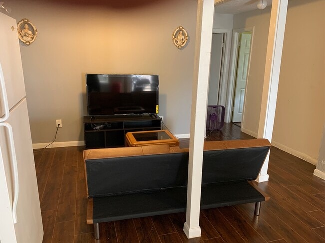 Building Photo - 2311 Chelsea Knoll Ln