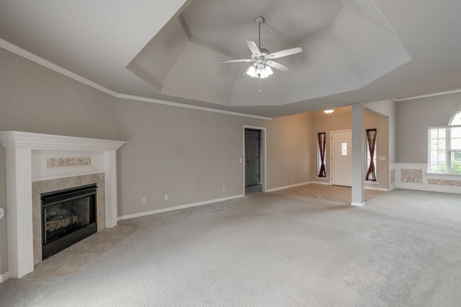 Building Photo - Beautiful 3-bedroom 2 bath Home in Springd...