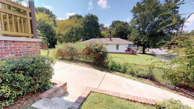 Building Photo - Beautiful Renovated Duplex in Wilmore!