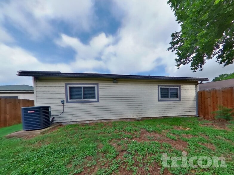 Building Photo - 2814 Coast Plain Dr