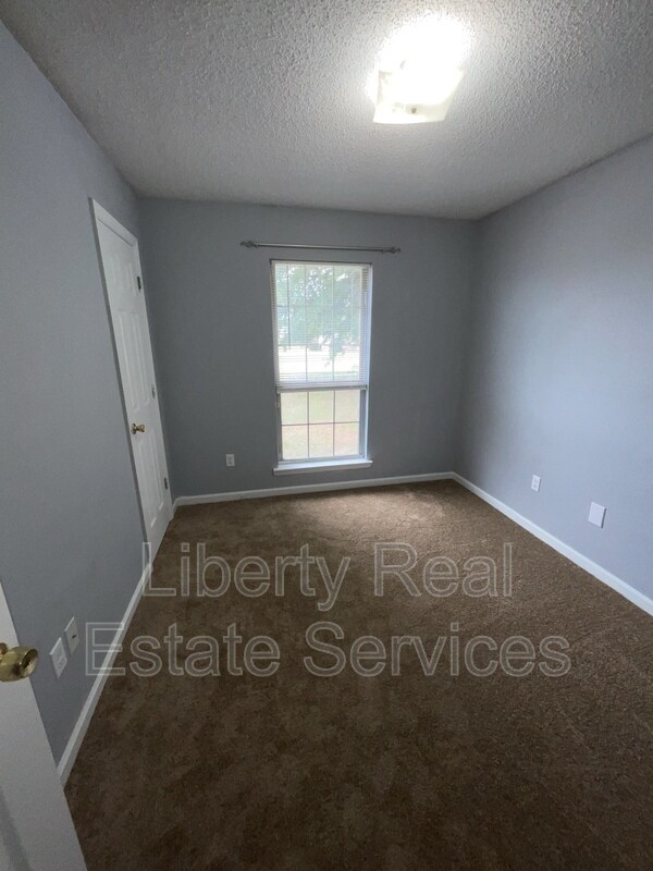 Building Photo - 215 Bridgemont Way