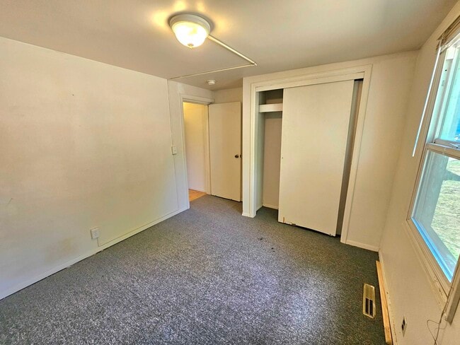 Building Photo - 755 19th St