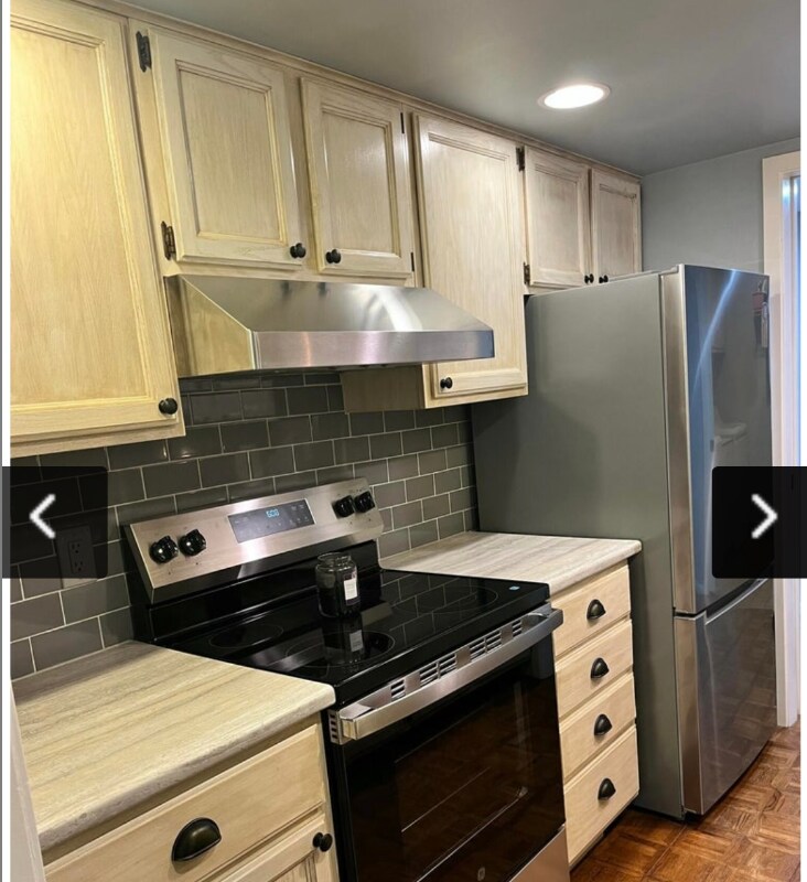 Building Photo - 1302 Hillburn Ave NW