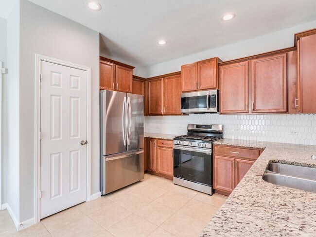 Building Photo - 141 Linden Ln