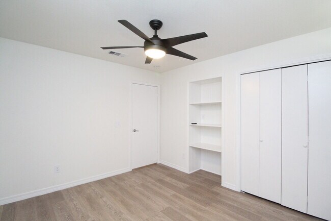 Building Photo - Stunning West Pensacola Home on Nearly an ...