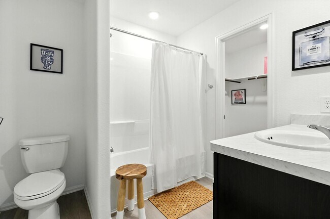 Building Photo - 379 Jewett Meadow Dr