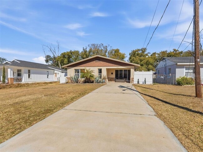 Building Photo - 207 W Broad St