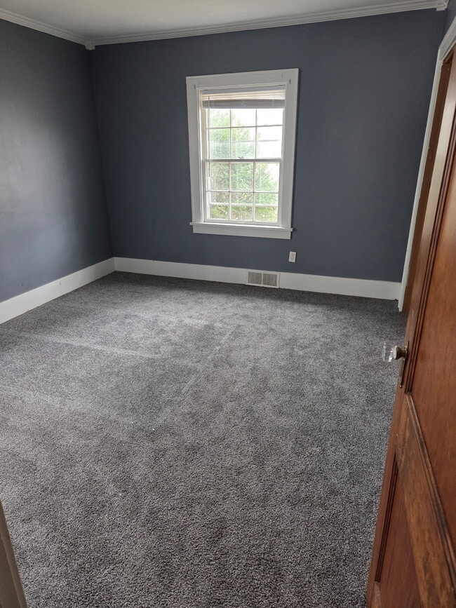 Building Photo - 1210 W Mac Queen Ave