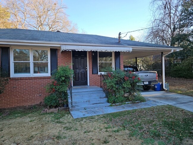 Building Photo - Mid Century For Lease/Walk to Downtown Smyrna