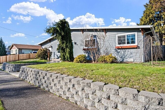 Building Photo - 2577 Elysium Ave