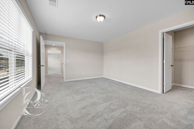 Building Photo - 5 Spinney Ct