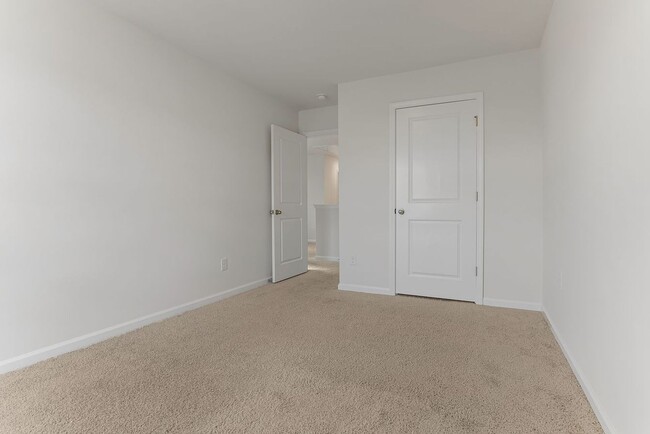 Building Photo - 1364 Ledsham Ct