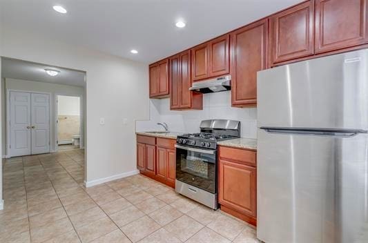 Building Photo - 103 W 49th St