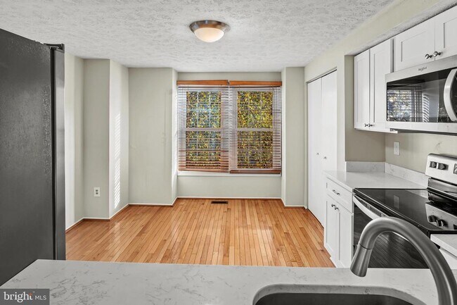 Building Photo - 6413 Pound Apple Ct